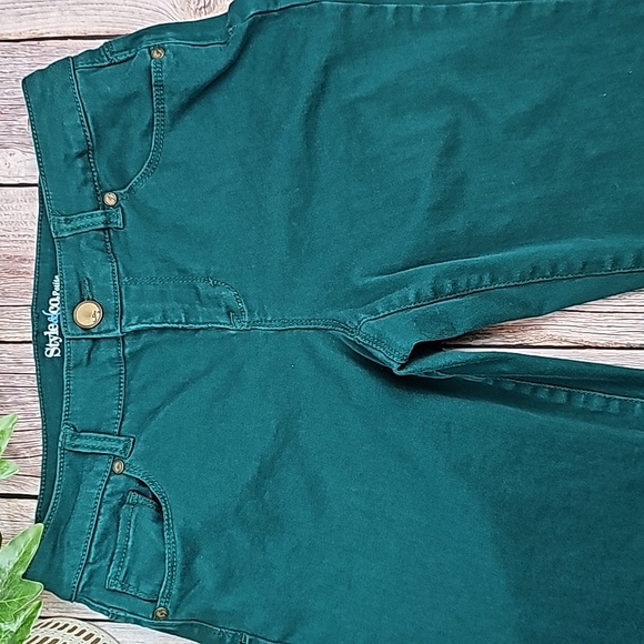 NEW STYLE & CO GREEN CURVY FIT PETITE DENIM JEANS - Picture 2 of 14